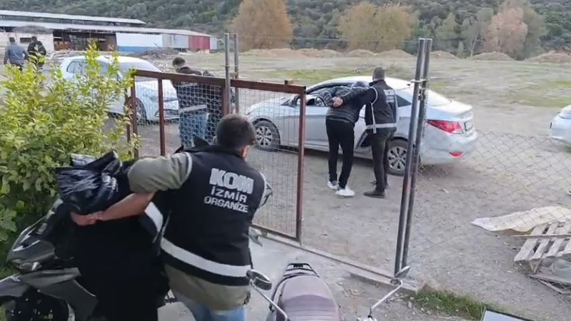 İzmir’in Seferihisar ilçesinde Organize Suçlarla Mücadele Şube Müdürlüğü ekiplerince bir
