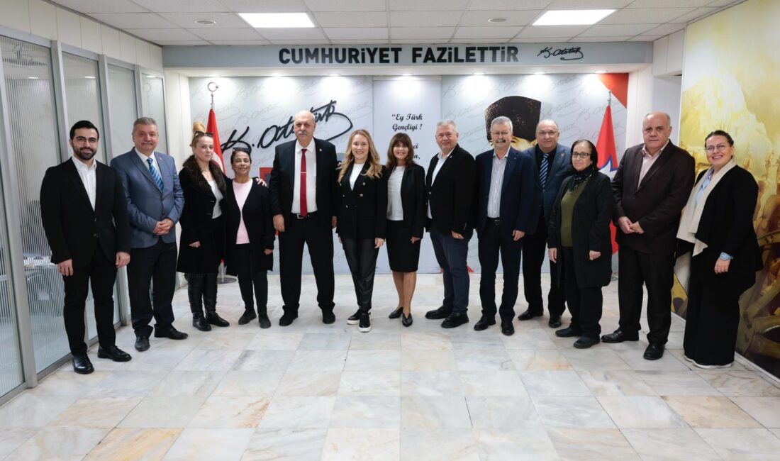 Konak Belediyesi’yle Balkan ve Ada Türkleri Dernekleri arasında imzalanan protokolle