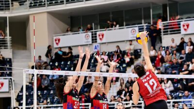 Denizli Büyükşehir Belediyespor Kadın Voleybol Takımı, ligin önemli karşılaşmalarından birinde