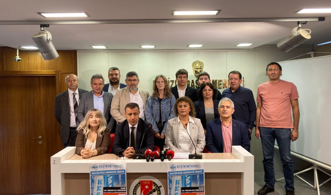 Kamu Emekçileri Sendikaları Konfederasyonu (KESK), Türkiye genelinde “Geçinemiyoruz” sloganıyla sürdürdüğü