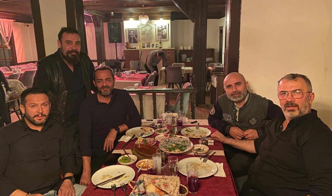 Denizli Kitap Fuarı için kentte bulunan ünlü oyuncu ve yazar