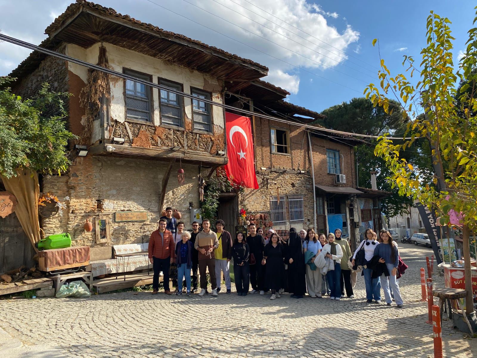 İzmir Büyükşehir Belediyesi, Bakırçay Üniversitesi’nde okuyan öğrencilere yönelik Tire gezisi