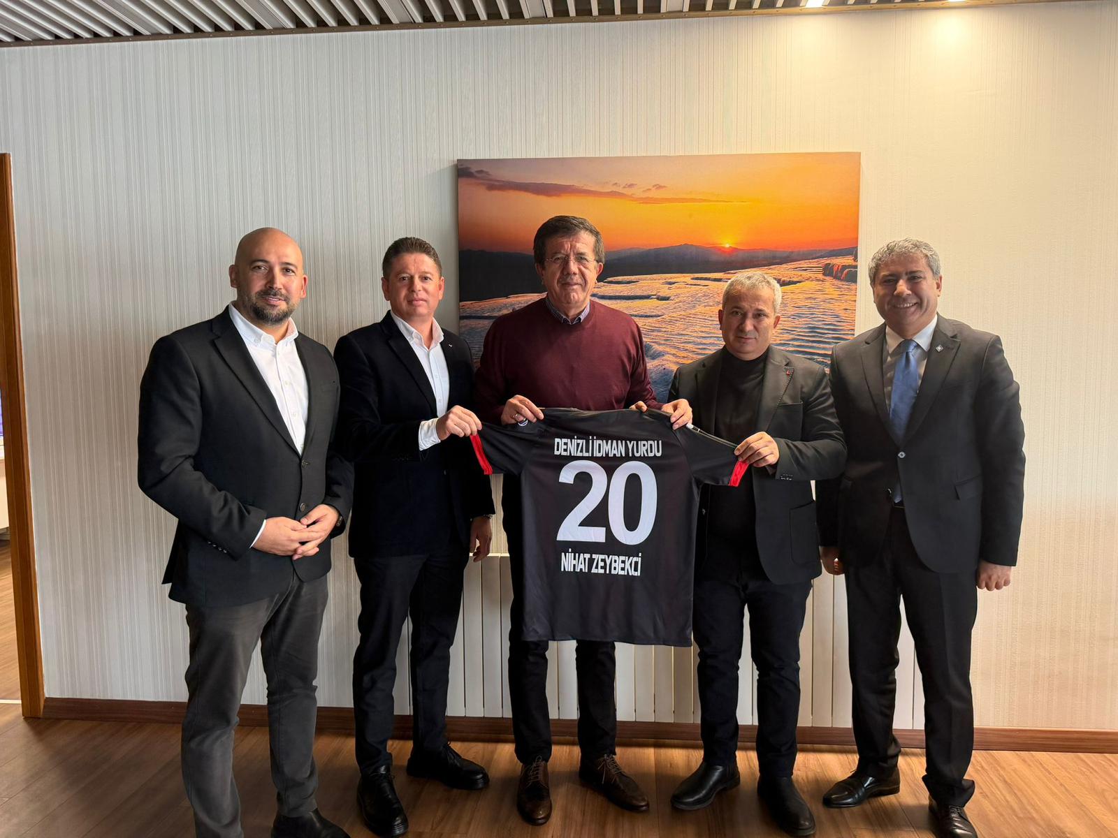 Ziyarete, kulüp Başkanı İbrahim Gürel, ikinci başkan Volkan Kartlı ve
