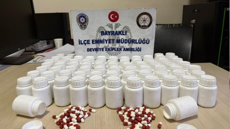 İzmir’de bir vatandaşın babasının mezarını ziyaret ettiği sırada fark ettiği