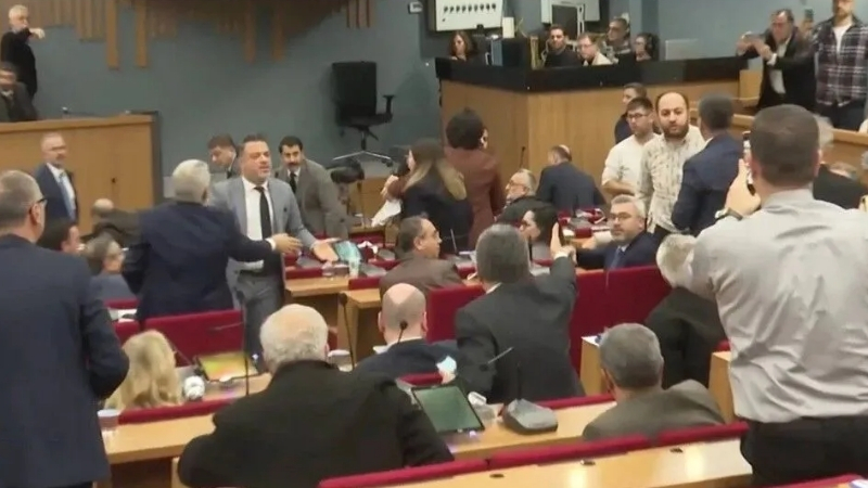 İzmir Büyükşehir Belediyesi Şubat ayı olağan meclis toplantısında, gündem dışı