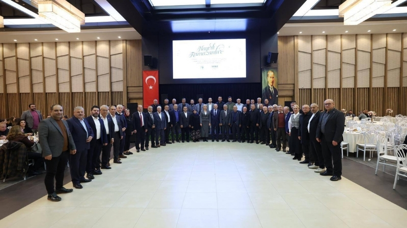 Merkezefendi Belediye Başkanı Şeniz Doğan, muhtarlar ve aileleriyle iftar programında