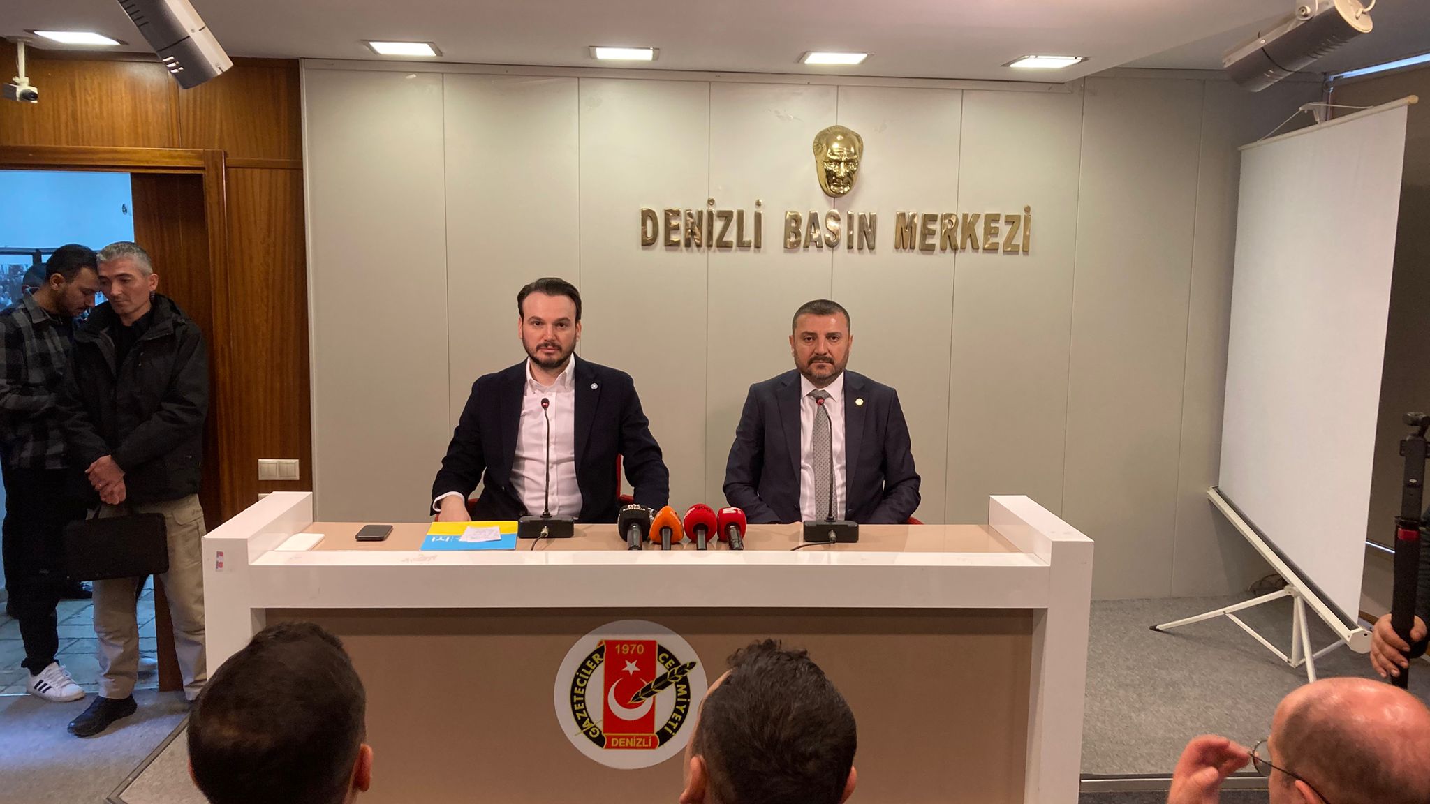 Cenk Özatıcı, Denizli Gazeteciler Cemiyeti’nde düzenlediği basın toplantısında “terörsüz Türkiye”