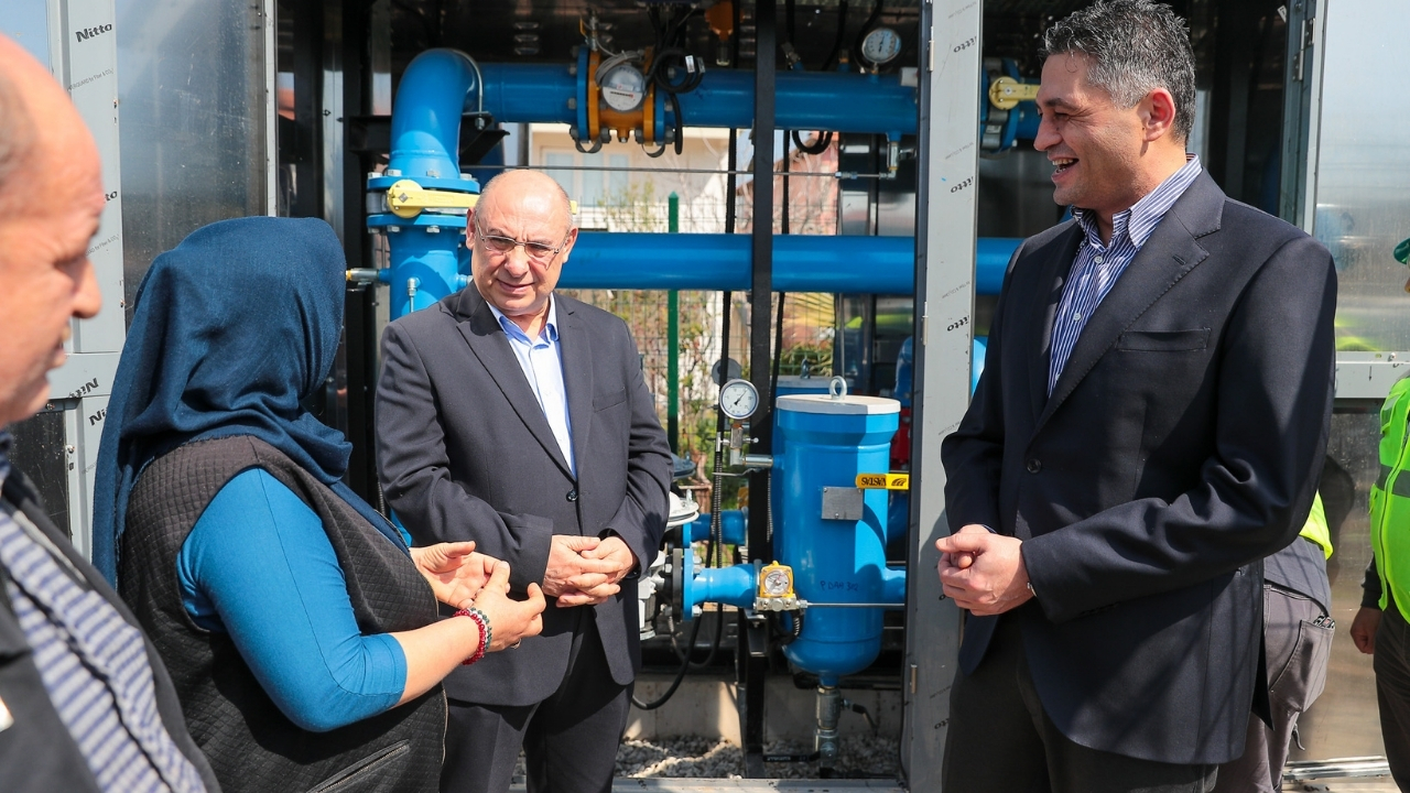 
Aliağa Belediyesi’nin çevre mahallelere yönelik doğalgaz yatırımları hız kesmeden devam