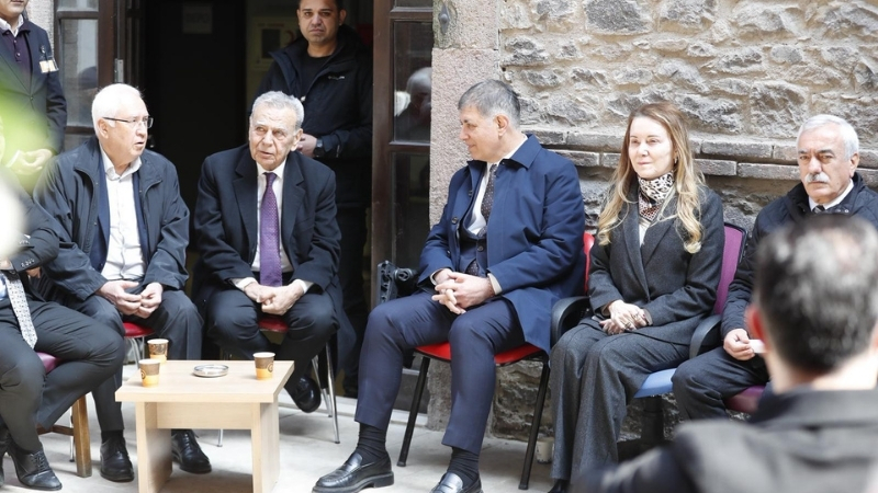 İzmir Büyükşehir Belediyesi eski Başkanı Aziz Kocaoğlu, Meslek Fabrikası binasına