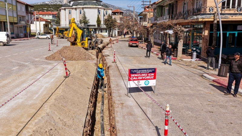 Denizli Büyükşehir Belediyesi DESKİ ekiplerinin Kızılca Mahallesi’nde sürdürdüğü altyapı hamlesiyle