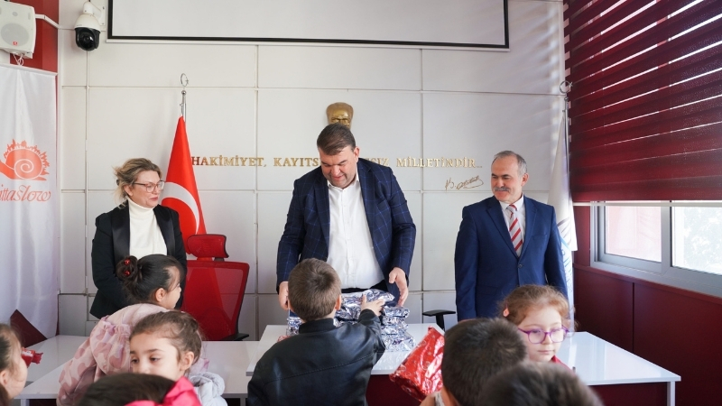 Seferihisar Belediyesi tarafından yürütülen “Paylaşılan Bir Oyuncak, Büyüyen Bir Gülüş”