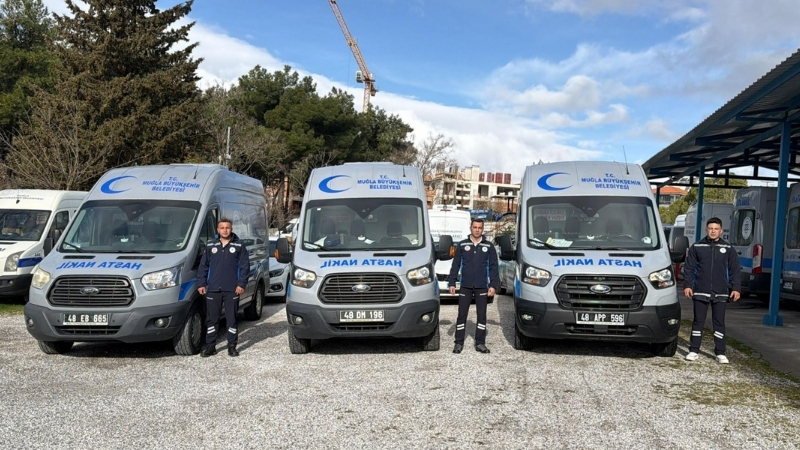 Muğla Büyükşehir Belediyesi, 13 ilçede sağlık hizmetlerini güçlendirmek amacıyla araç
