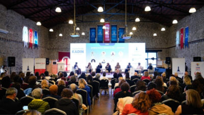 İzmir Büyükşehir Belediyesi’nin öncülüğünde düzenlenen “Cesaretin Adı: Kadın Zirvesi-103 Yıllık