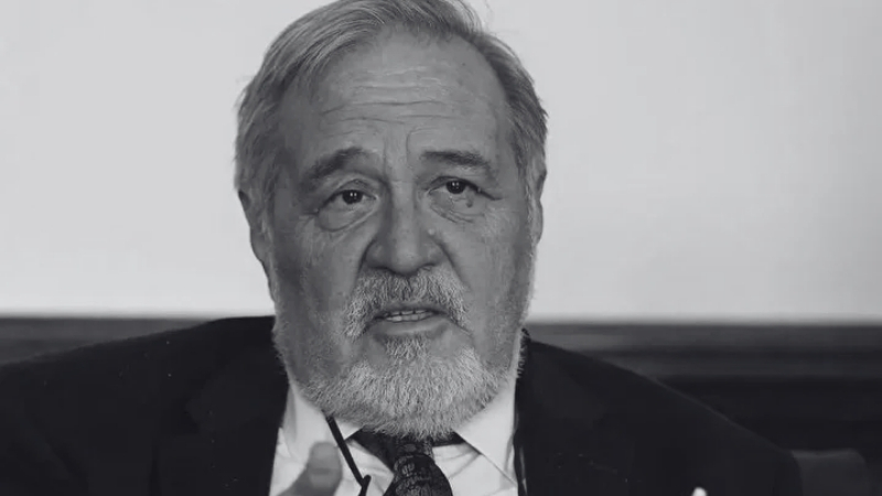 Türkiye büyük bir değerini, bir tarih dâhisini yitirdi.Tarihçi ve yazar