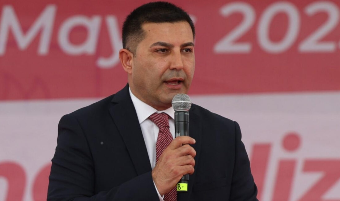 Kuşadası Belediye Başkanı Ömer Günel sabah saatlerinde İstanbuk Polisi tarafından