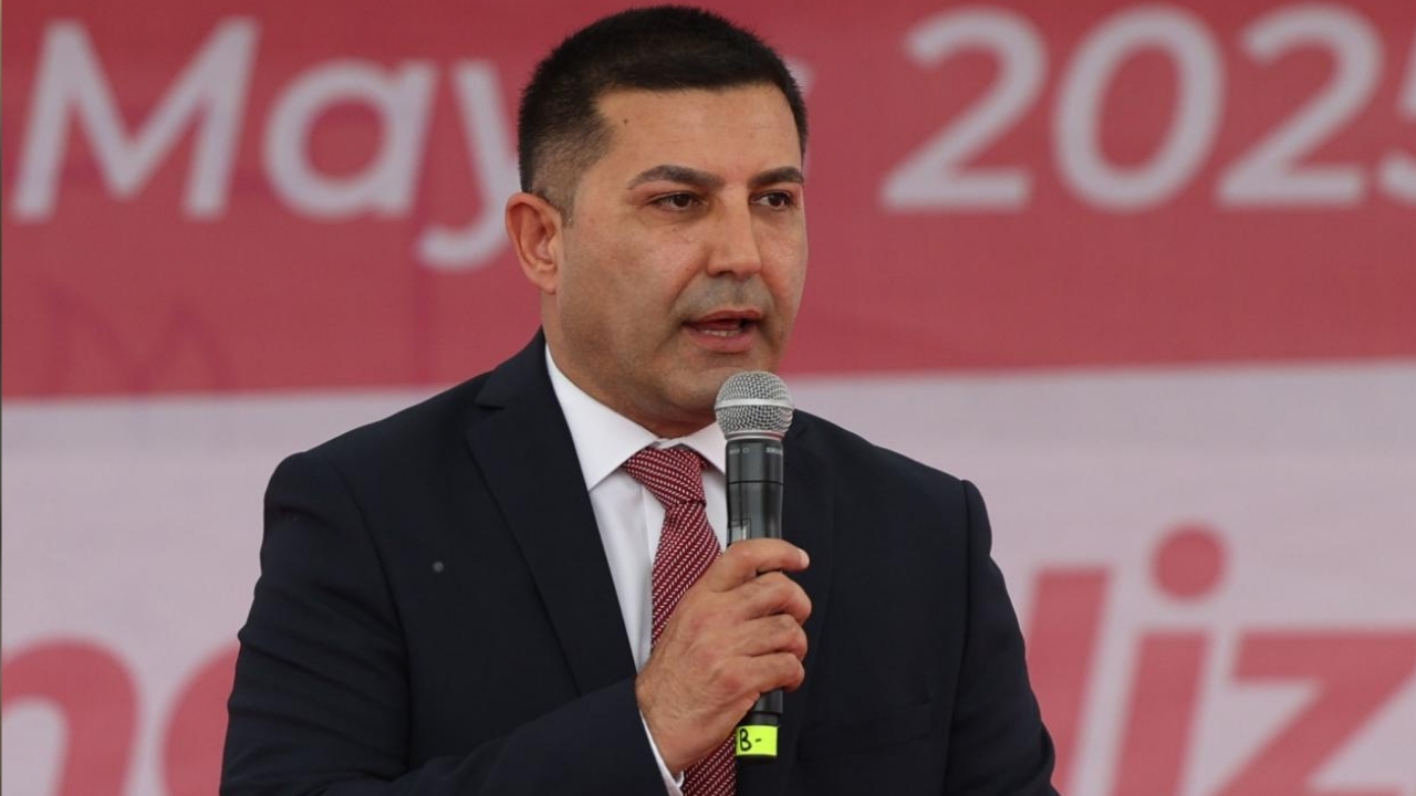 Kuşadası Belediye Başkanı Ömer Günel sabah saatlerinde İstanbuk Polisi tarafından