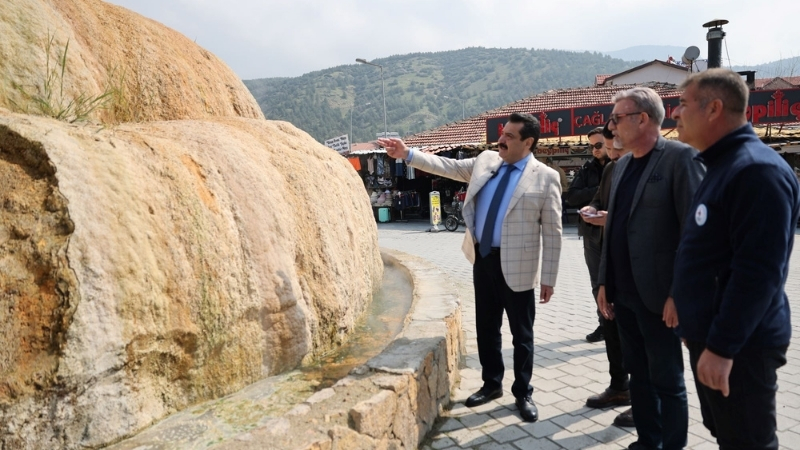 T.C. Pamukkale Belediye Başkanı Ali Rıza Ertemur, bölgenin dünyaca ünlü