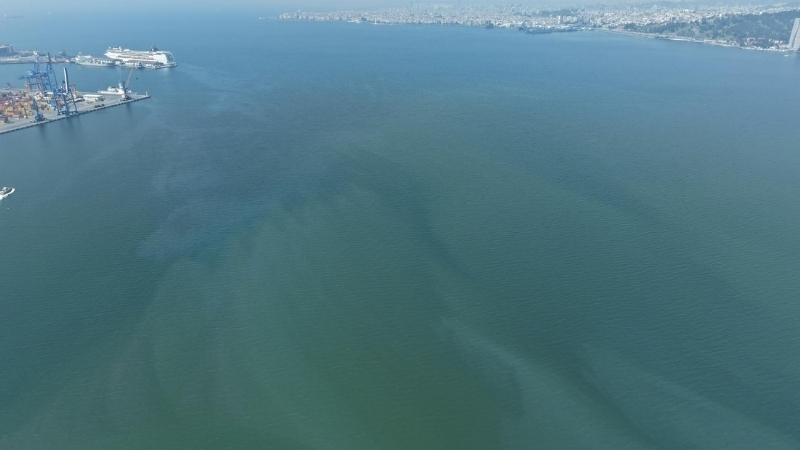 İzmir Büyükşehir Belediyesi tarafından İzmir Körfezi’nde bugün yapılan rutin dron