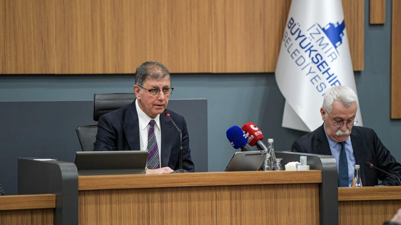 İzmir Büyükşehir Belediye Başkanı Cemil Tugay, İzmir Büyükşehir Belediyesi Meclisi’nde