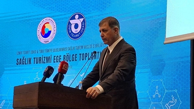 İzmir’de düzenlenen Sağlık Turizmi Ege Bölge Toplantısı’nda konuşan İzmir Büyükşehir