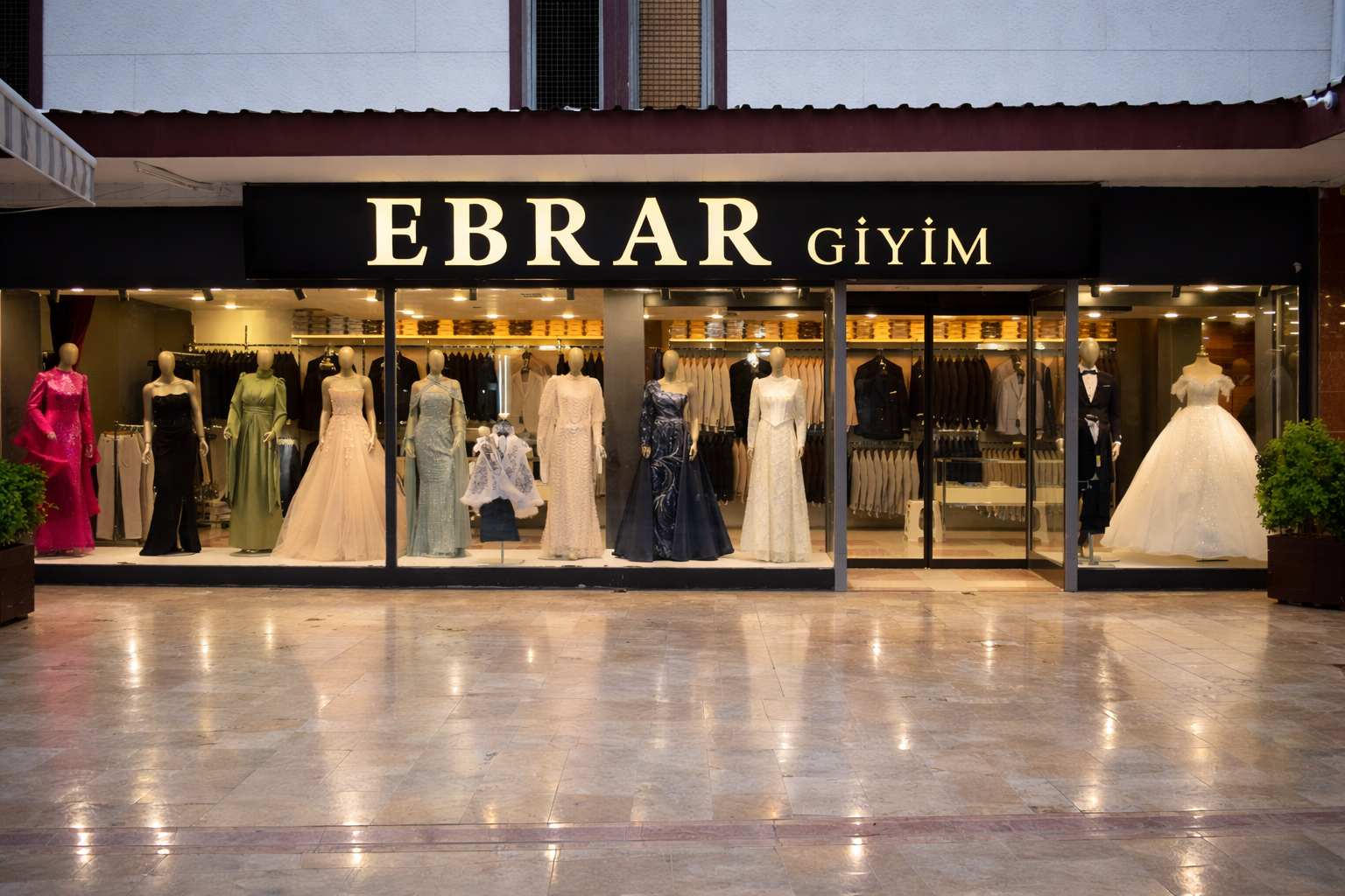 Denizli ve Ege Bölgesi’nin en büyük özel günler giyim mağazalarından