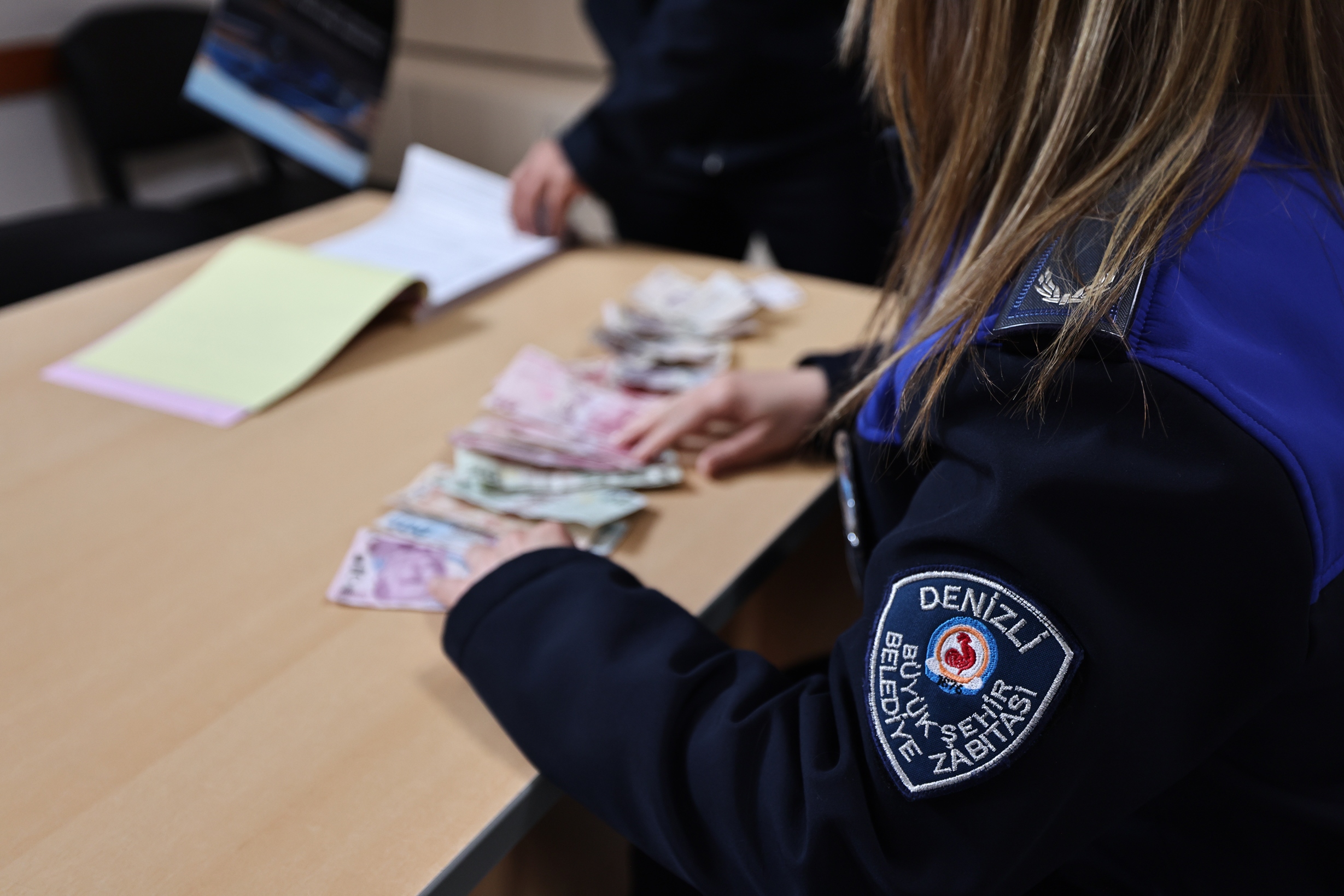 Denizli Büyükşehir Belediyesi Zabıta ekipleri, Ramazan ayını fırsat bilerek vatandaşların