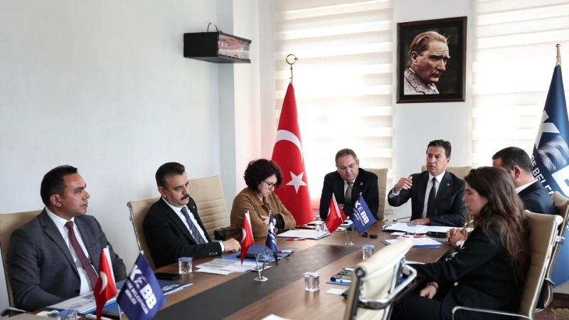 Ayvalık Belediye Başkanı Mesut Ergin, Ayvalık’ta düzenlenen Kıyı Ege Belediyeler