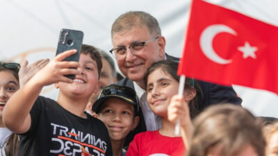 İzmir Büyükşehir Belediye Başkanı Dr. Cemil Tugay, 23 Nisan Ulusal