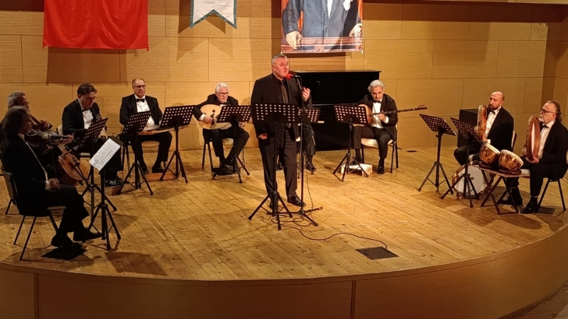 İzmir Klasik Türk Musikisi Devlet Korosu, kültürel sürekliliğin en zarif