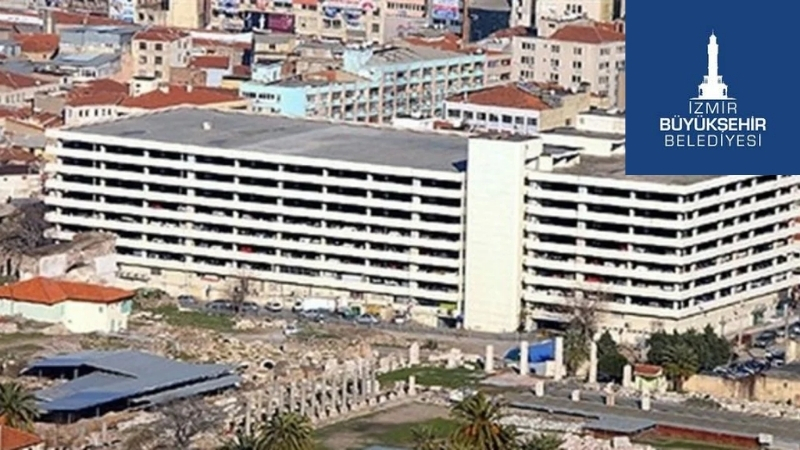 İzmir'de Çankaya Otoparkı'nın kapatılmasına tepkiler sürerken,bugün Kemeraltı Esnafı'nın yaptığı yürüyüş
