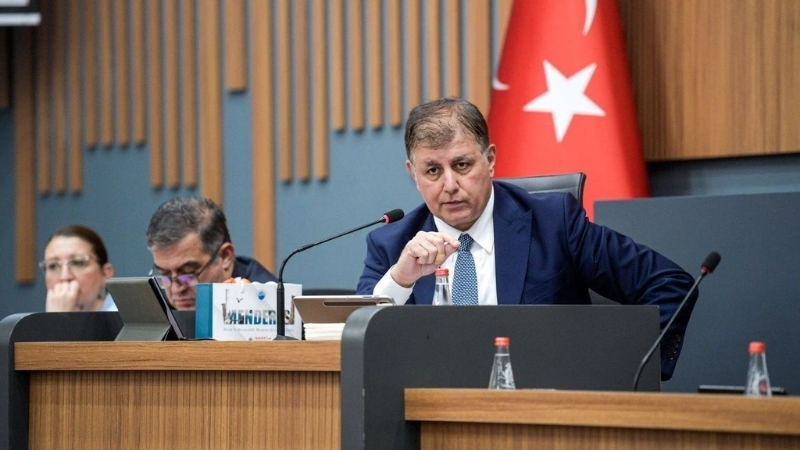 İzmir Büyükşehir Belediyesi’nin Nisan ayı meclis toplantısı, bu kez finansman