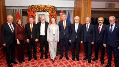 İzmir, Hollanda Kralı Willem-Alexander’ın doğum günü dolayısıyla düzenlenen anlamlı bir