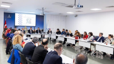 İzmir Büyükşehir Belediye Başkanı Cemil Tugay, kentin geleceğini ortak akılla