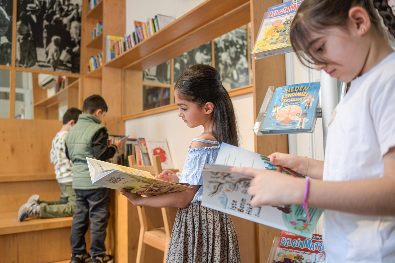 İzmir Büyükşehir Belediyesi’nin Buca’da hizmet veren Işılay Saygın Çocuk Kütüphanesi,