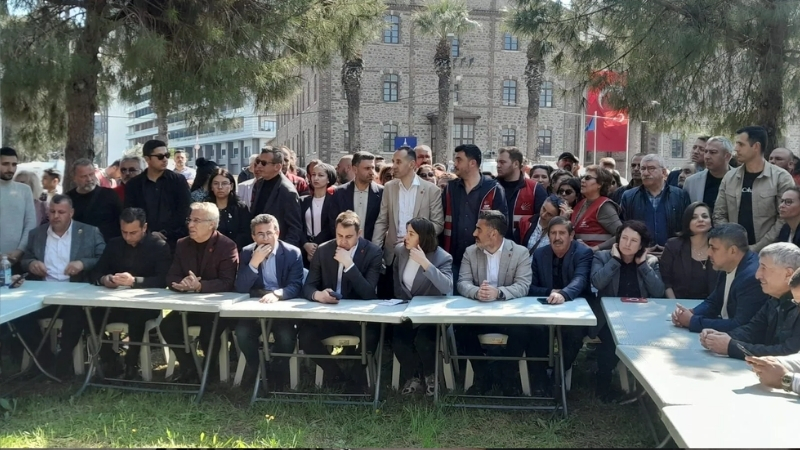 İzmir’de Meslek Fabrikası’nda başlatılan tahliye süreci, kentte tansiyonu yükseltmeye devam