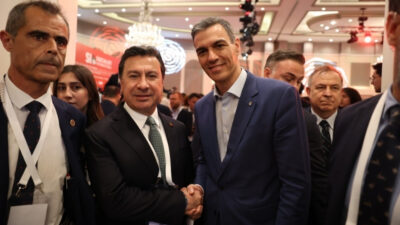 Muğla Büyükşehir Belediye Başkanı Ahmet Aras, yerel yönetimlerin demokrasi üzerindeki