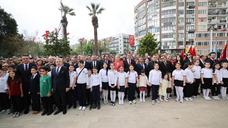 23 Nisan Ulusal Egemenlik ve Çocuk Bayramı dolayısıyla Denizli'de tören