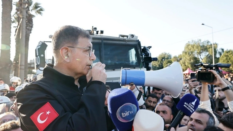 İzmir’de Meslek Fabrikası’na yönelik tahliye işlemleriyle başlayan gerginlik sürerken, İzmir