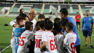 Denizli Amatör Spor Kulüpleri Federasyonu Başkanı Feyyaz Ceşen, 23 Nisan