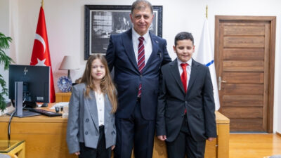 İzmir Büyükşehir Belediye Başkanı Dr. Cemil Tugay, 23 Nisan Ulusal