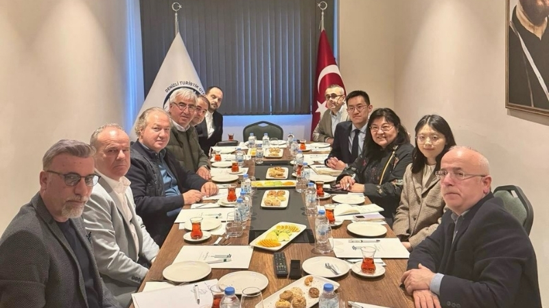 Çin Halk Cumhuriyeti Ankara Büyükelçiliği, Kültür müsteşarı Miefen Zhou,Kültür ateşesi