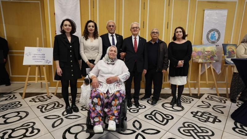 İzmir Ticaret Odası (İZTO) Sergi Salonu, sanatın birleştirici gücüne ve