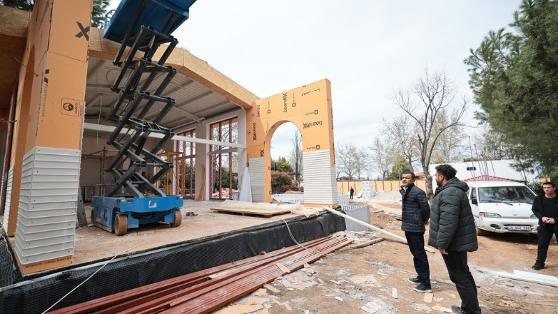 Denizli Büyükşehir Belediye Başkanı Bülent Nuri Çavuşoğlu, yapımı hızla devam