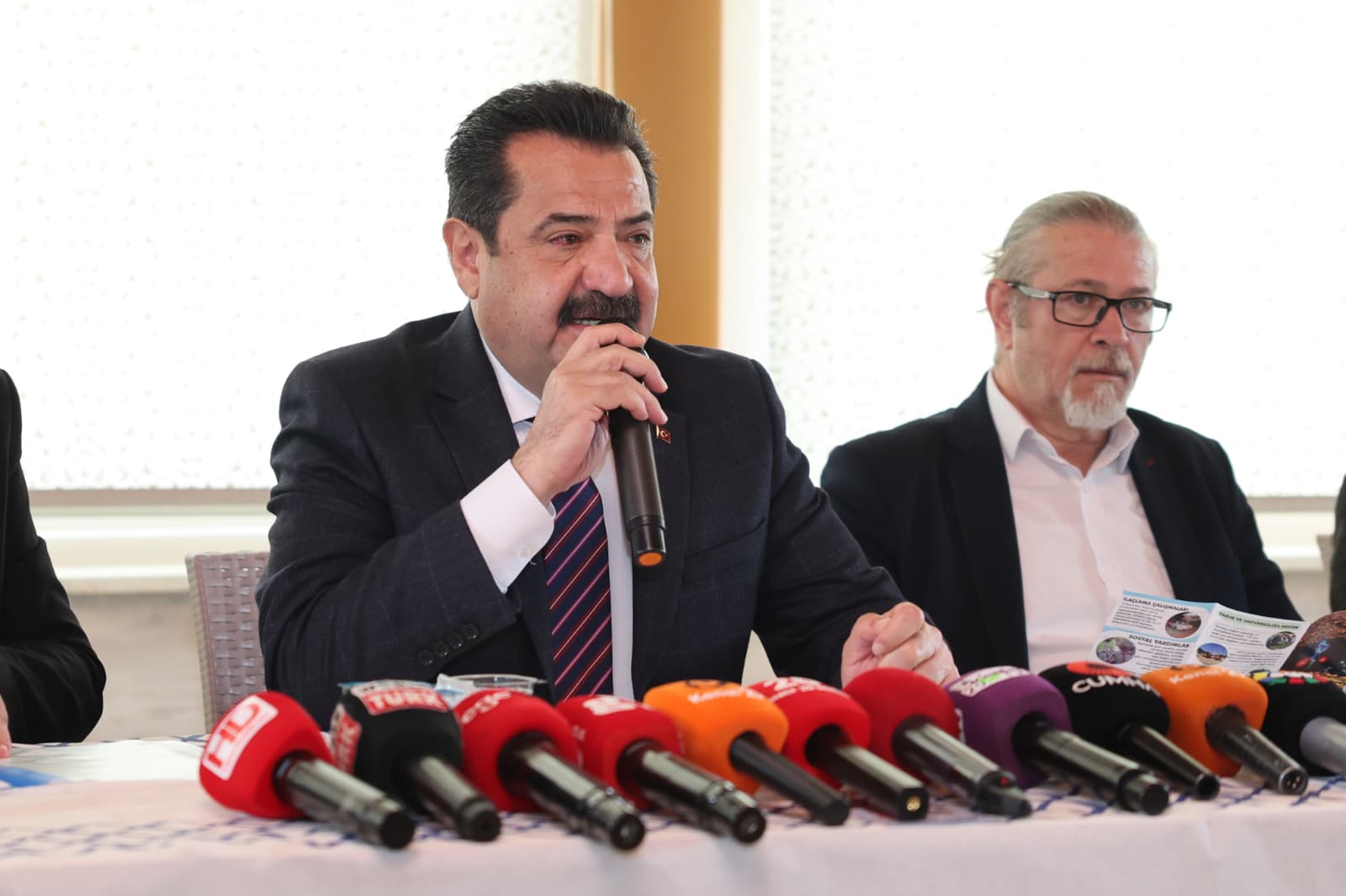 Pamukkale Belediye Başkanı Ali Rıza Ertemur, basın mensuplarıyla bir araya