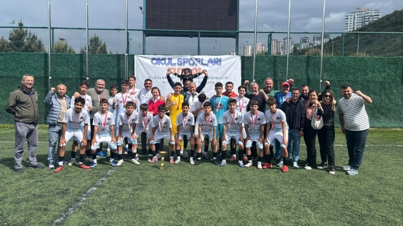 İzmir İl Millî Eğitim Müdürlüğünün okullarda sporu ve sporcuyu destekleyen