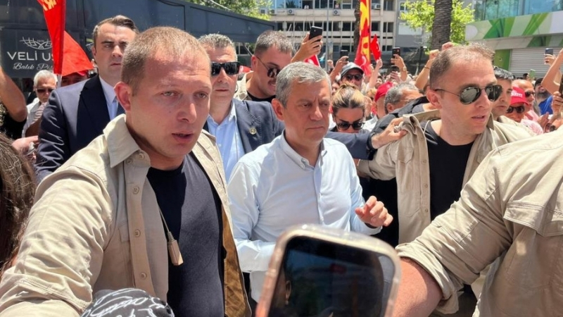CHP Genel Başkanı Özgür Özel, İzmir programı kapsamında geldiği Adnan