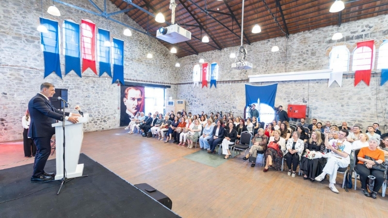 İzmir Büyükşehir Belediyesi Eşrefpaşa Hastanesi’nin 12 Mayıs Hemşireler Günü kapsamında