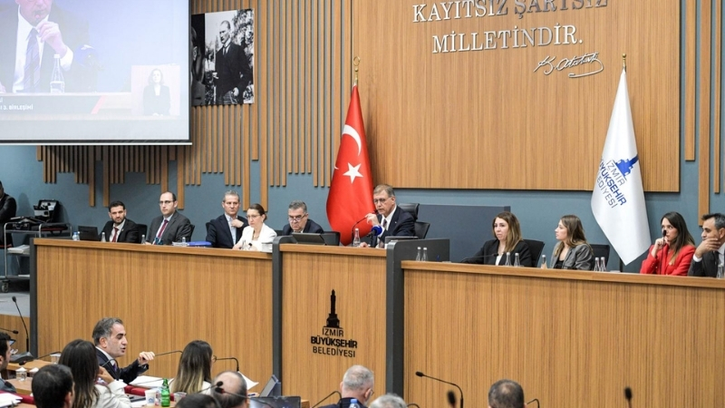 İzmir Büyükşehir Belediyesi’nin 2025 Mali Yılı Kesin Hesabı, mecliste yapılan
