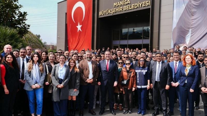 Manisa Büyükşehir Belediye Başkanı Besim Dutlulu, Kurban Bayramı dolayısıyla yayımladığı