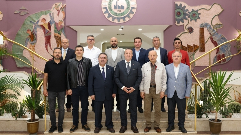 MÜSİAD Denizli Şubesi Başkanı Engin Boyacı ve Yönetim Kurulu Üyeleri,